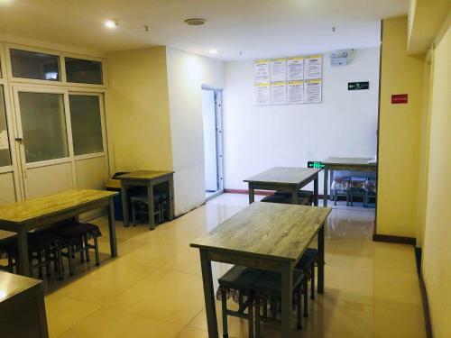 Hotel 7days Inn Korla Passenger Station