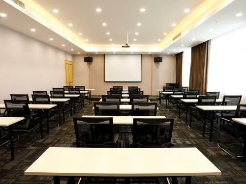 Lavande Hotel Jiujiang Jiujiang College