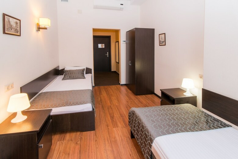 Maksim Gorkiy Hotel