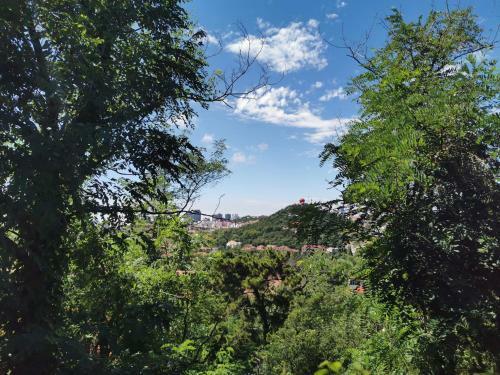 Qingdao Top Yunyin Homestay
