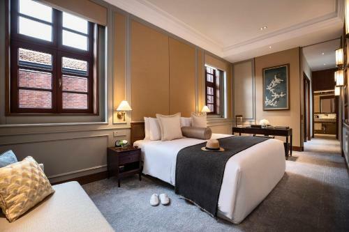 Hotel Capella Shanghai, Jian Ye Li