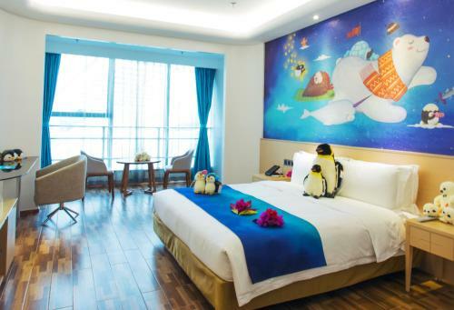 Hotel Big White Whale Ocean Exploration World