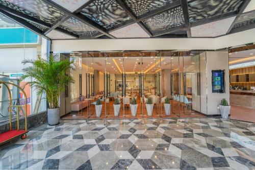 Shanghai Crown Crystal Hotel