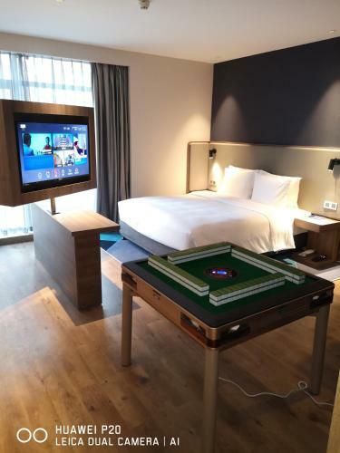 Holiday Inn Express Pengzhou Downtown, An Ihg Hotel