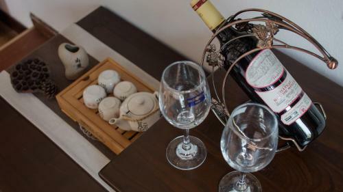 Floral Hotel Fengxue Yeguiren