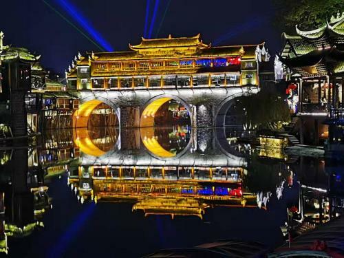 Floral Hotel Fengxue Yeguiren