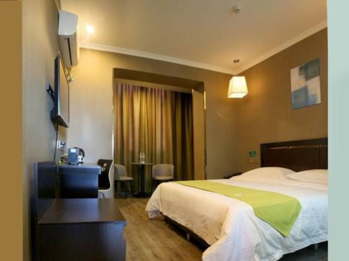 Greentree Wulumuqi Airport Hotel