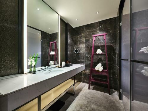 Crowne Plaza Wuxi Lake View, An Ihg Hotel