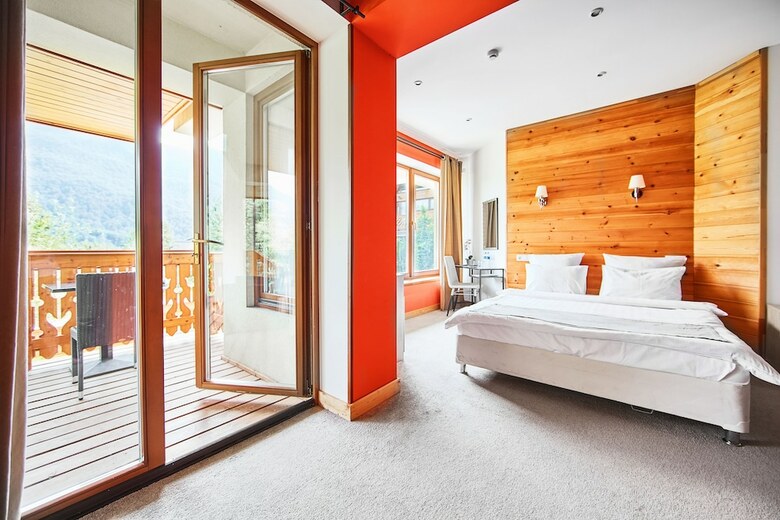 Hostal Park Chalet Residence