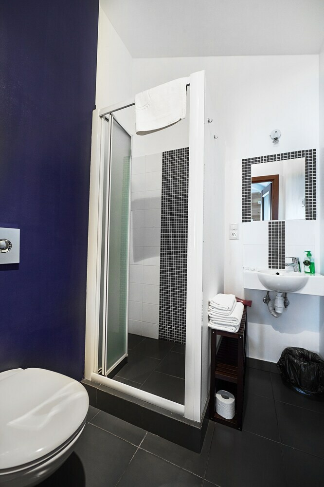Hostal Park Chalet Residence