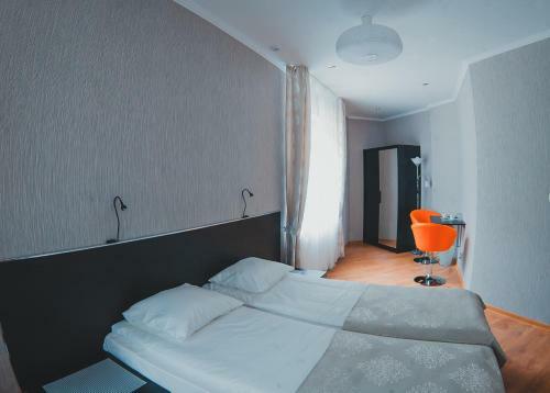 Cruise Hotel