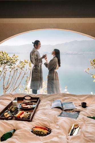 Hotel Mont XIX Full Lake View Luxury Villa