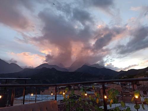 Farallones Apartahotel - Betania