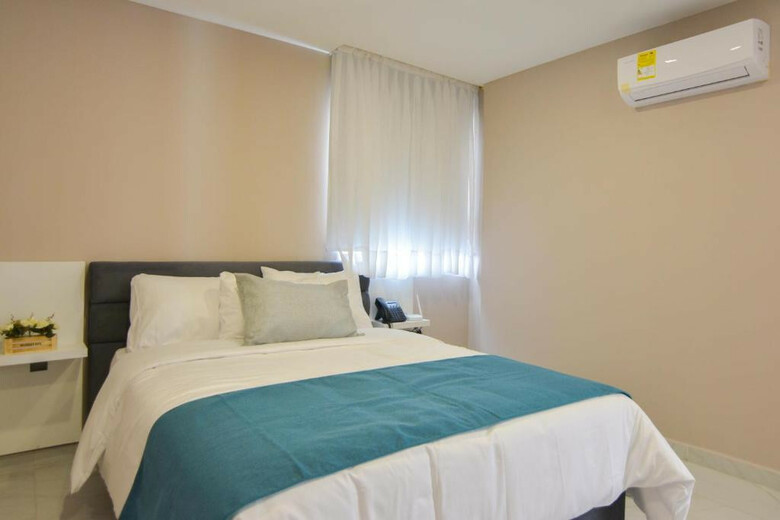 Hotel Or Suites