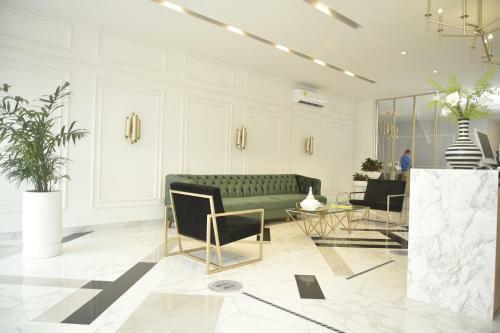 Or Hotel 94