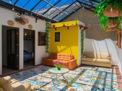 Hostal La Casa De Las Plazas