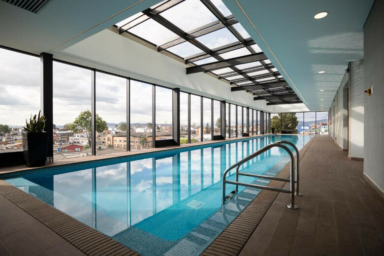 72 Hub Apartments - Pool - Gym - Sauna - Pet Friendly