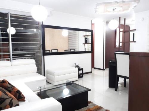 Supercondo! Home Away From Home (Mi Casa Tu Casa)
