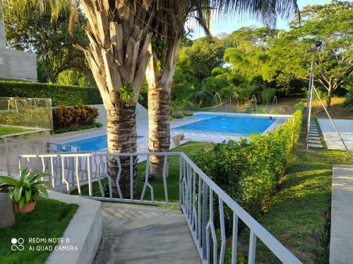 Casa Entera Y Piscina Compartida Ideal Para Descansar