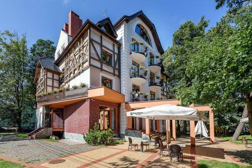Lumier Hotel
