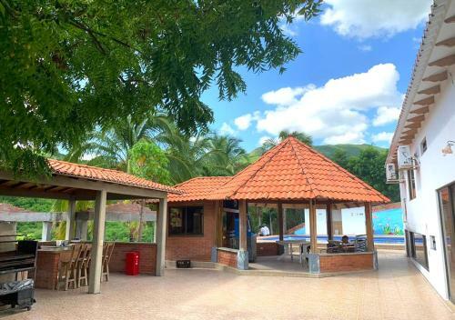Finca Con Piscina Privada Girardot