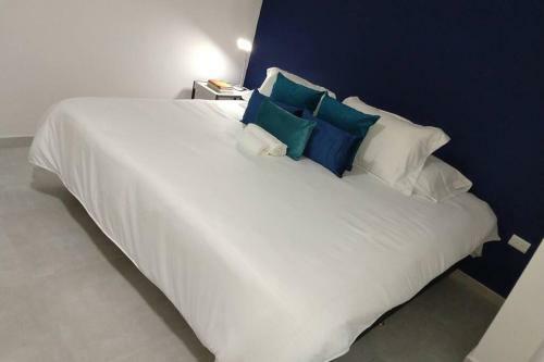 En El Poblado, Espectacular Apartamento Entero Nuevo