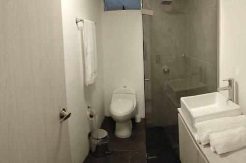 En El Poblado, Espectacular Apartamento Entero Nuevo