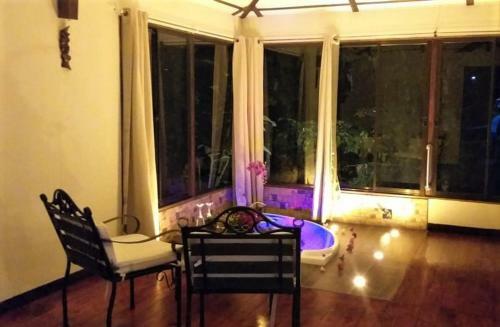 Hotel Tropical Suites