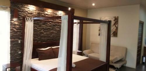 Hotel Tropical Suites