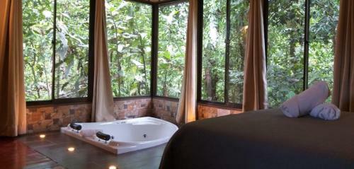 Hotel Tropical Suites