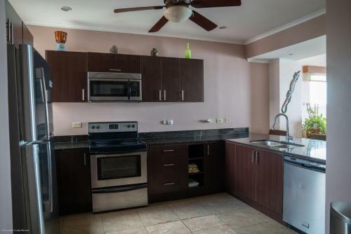 Apartamento The Palms Oceanfront Condo 604