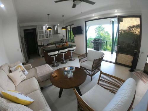 Villa Mi Casita, Ideal For Couples, Ocean View.