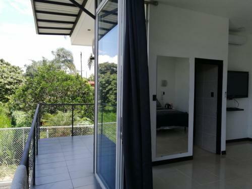 Villa Casa Cristal Con Piscina En P�rez Zeled�n