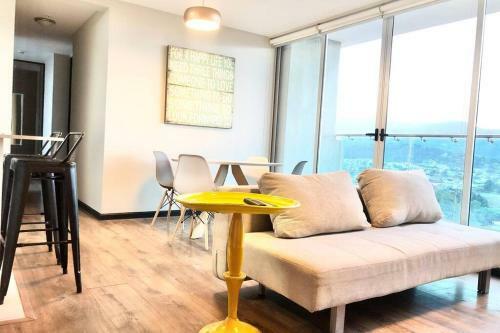 Apartamento Modern Apt Centrally Located W/ Mt. & City Views