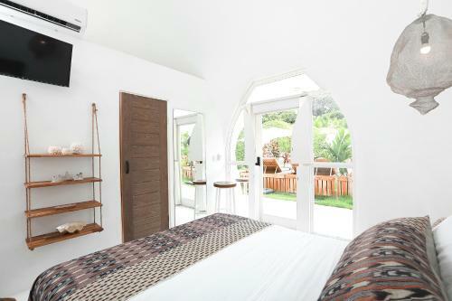 Hotel Igloo Beach Lodge