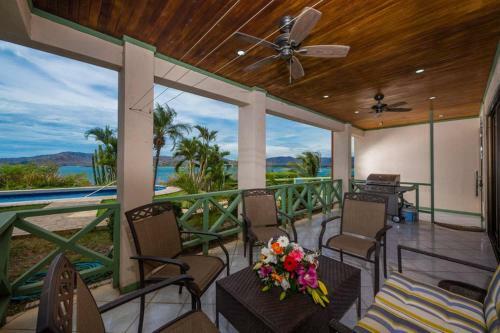 Apartamento Punta Plata 502 - Gorgeous! Ocean View Remodeled Condo