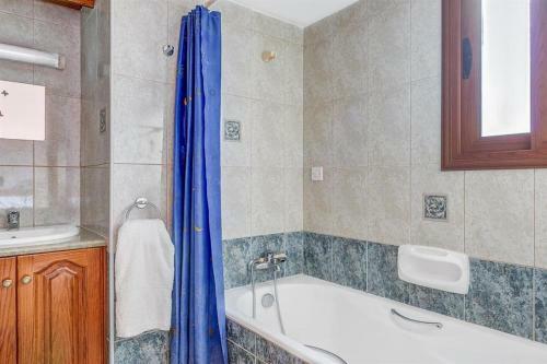 Argaka Villa Sleeps 6 With Pool Air Con And Wifi