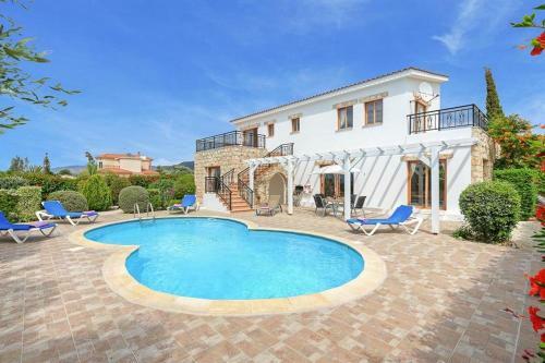 Argaka Villa Sleeps 6 With Pool Air Con And Wifi