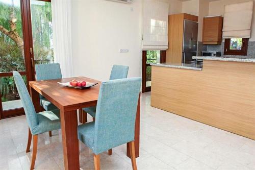 Villa In Kouklia Sleeps 4 Includes Swimming Pool Air Con And Wifi 1