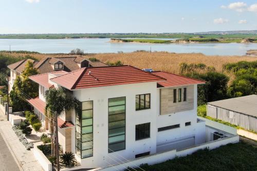 Agios Nikolaos Villa Sleeps 16 With Pool And Air Con