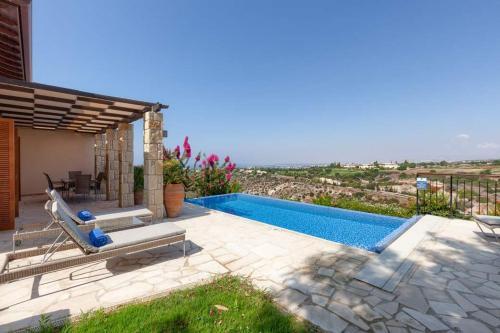 Kouklia Villa Sleeps 4 With Pool Air Con And Wifi