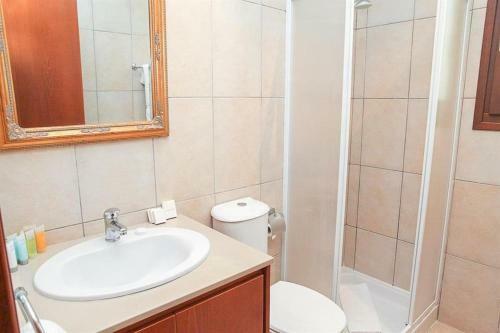 Villa In Kouklia Sleeps 6 Includes Swimming Pool Air Con And Wifi 0