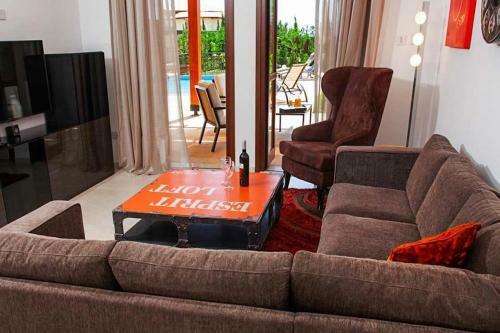 Villa In Kouklia Sleeps 4 Includes Swimming Pool Air Con And Wifi 9