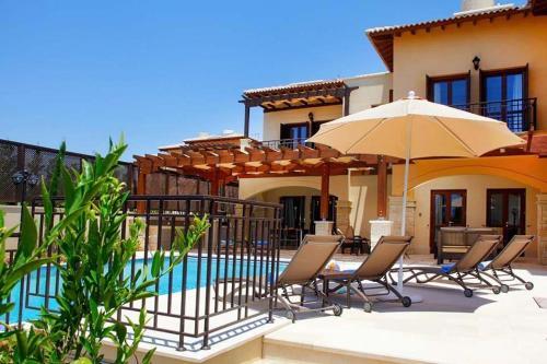 Villa In Kouklia Sleeps 6 Includes Swimming Pool Air Con And Wifi 8