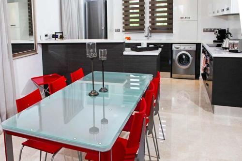 Villa In Kouklia Sleeps 6 Includes Swimming Pool Air Con And Wifi 8