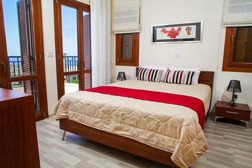 Villa In Kouklia Sleeps 4 Includes Swimming Pool Air Con And Wifi 0