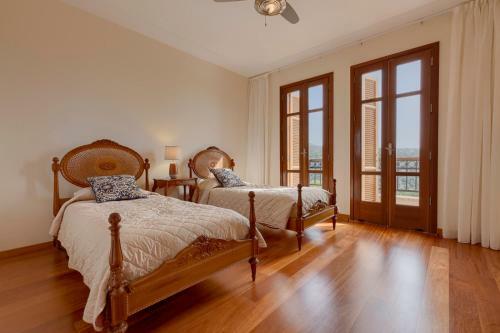 Villa In Kouklia Sleeps 10 Includes Swimming Pool Air Con And Wifi 1 2
