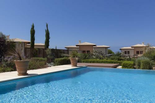 Villa In Kouklia Sleeps 4 Includes Swimming Pool Air Con And Wifi 5
