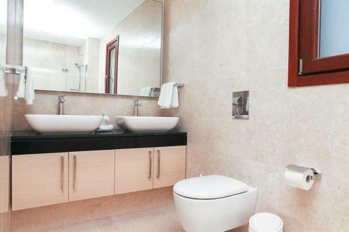 Villa In Kouklia Sleeps 4 Includes Swimming Pool Air Con And Wifi 4