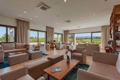 Kouklia Villa Sleeps 10 With Pool And Air Con